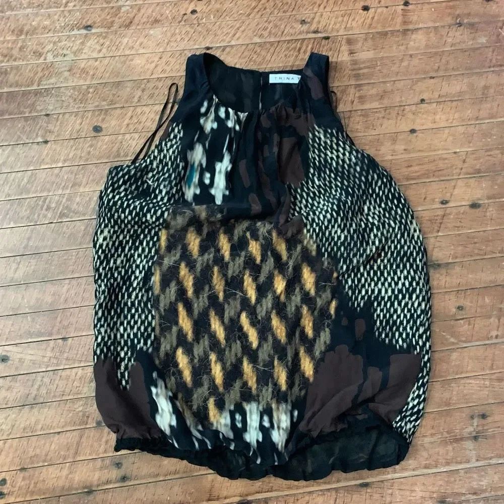 Trina Turk mixed media 100% silk bubble hem XS sleeveless shell top